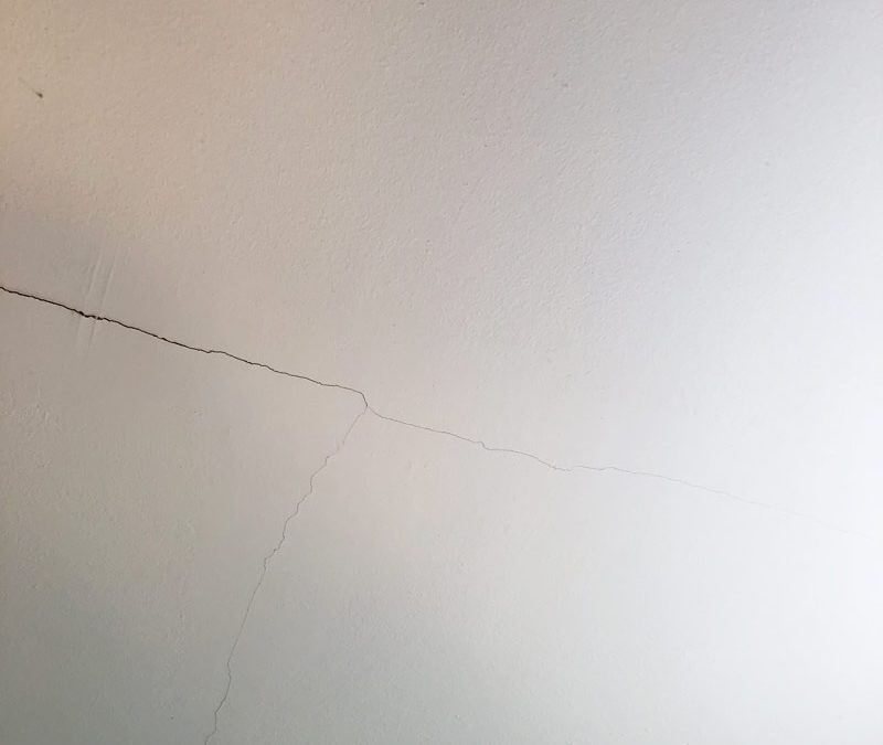 Important Facts About Ceiling Cracks Alabama Foundation Repairs